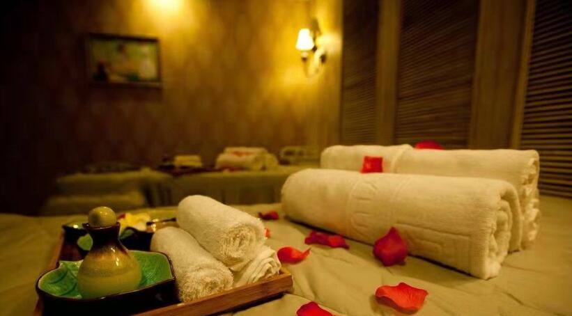 青岛黄岛高端水疗spa会馆就这样带着清风月静抚慰了光阴悲喜